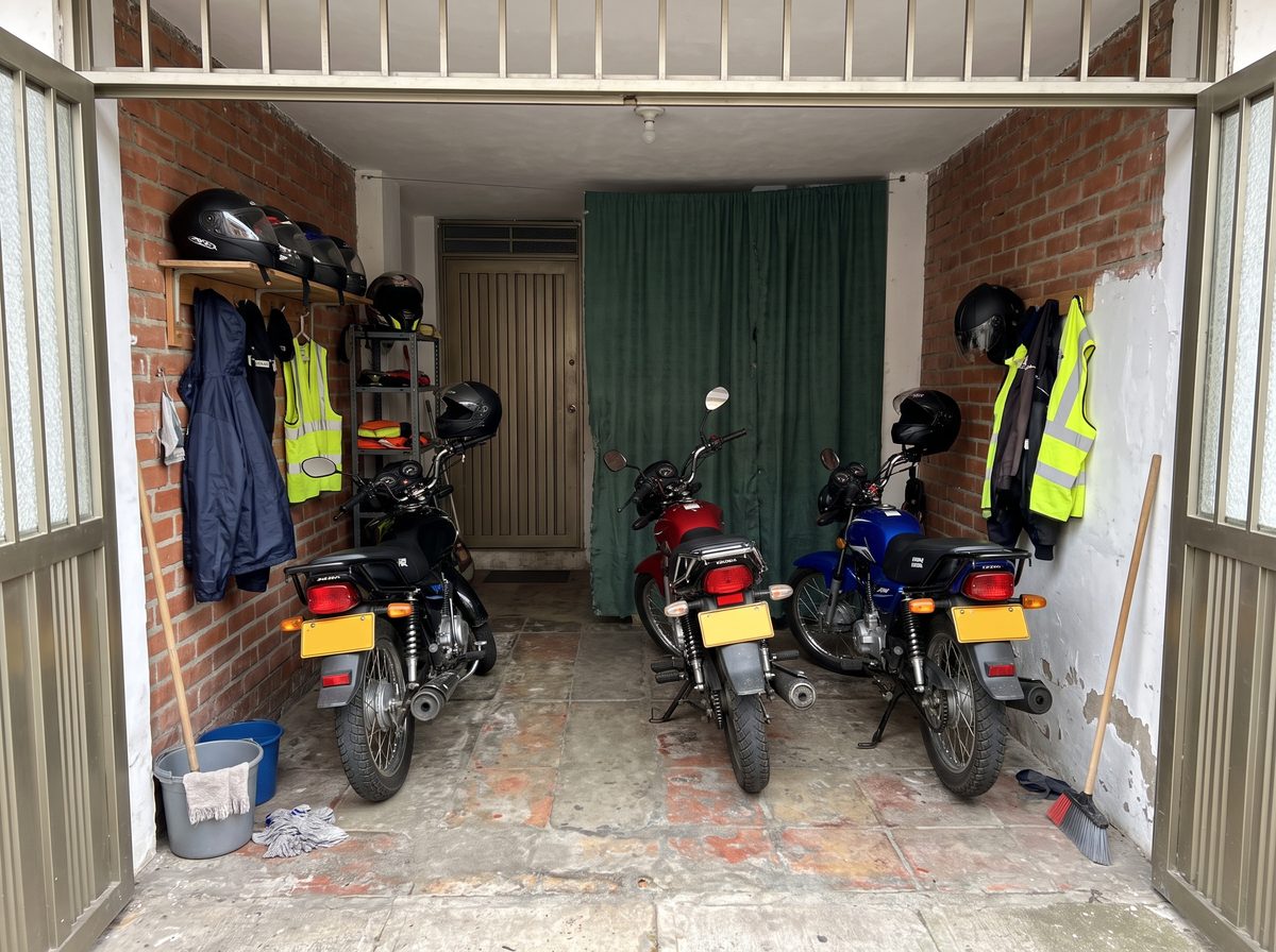 Parqueadero para Motos en Hotel Galería Pradilla